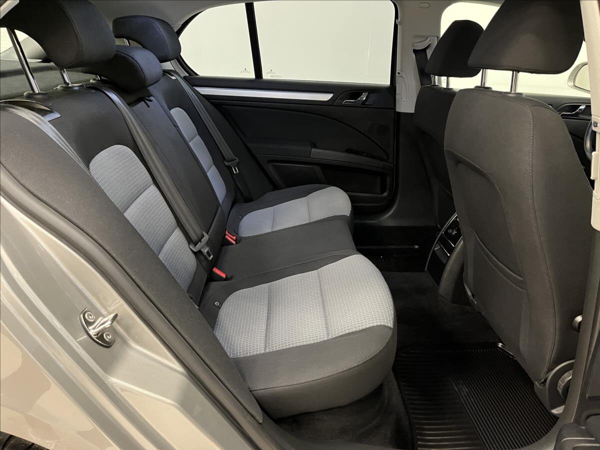 Škoda Superb Liftback 2,0 l 103 kw