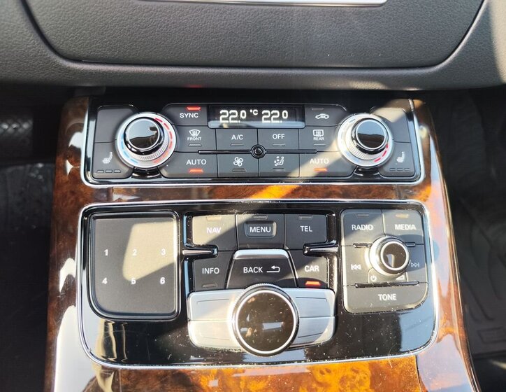 Audi A8 Sedan / Limuzína 3,0 l 190 kw