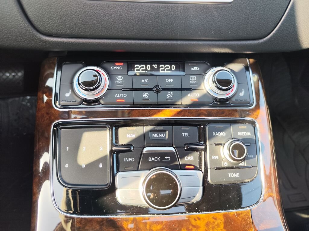 Audi A8 Sedan / Limuzína 3,0 l 190 kw