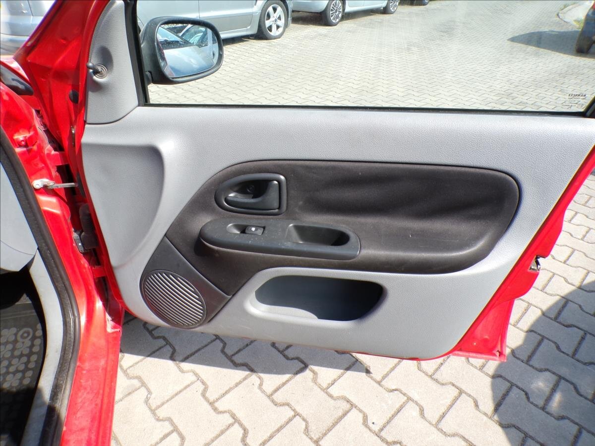 Renault Thalia Sedan / Limuzína 1,1 l 55 kw