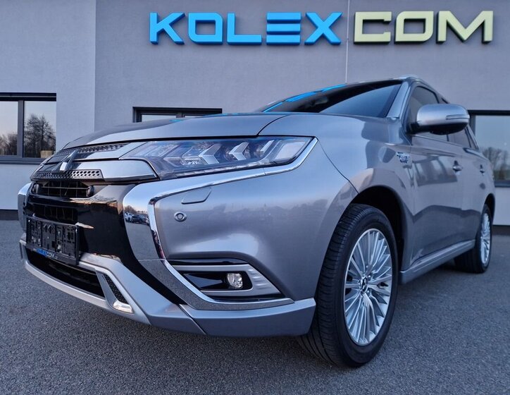 Mitsubishi Outlander SUV / Terénní 2,4 l 165 kw