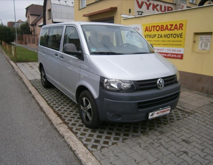Volkswagen Caravelle Kombi 2,0 l 75 kw
