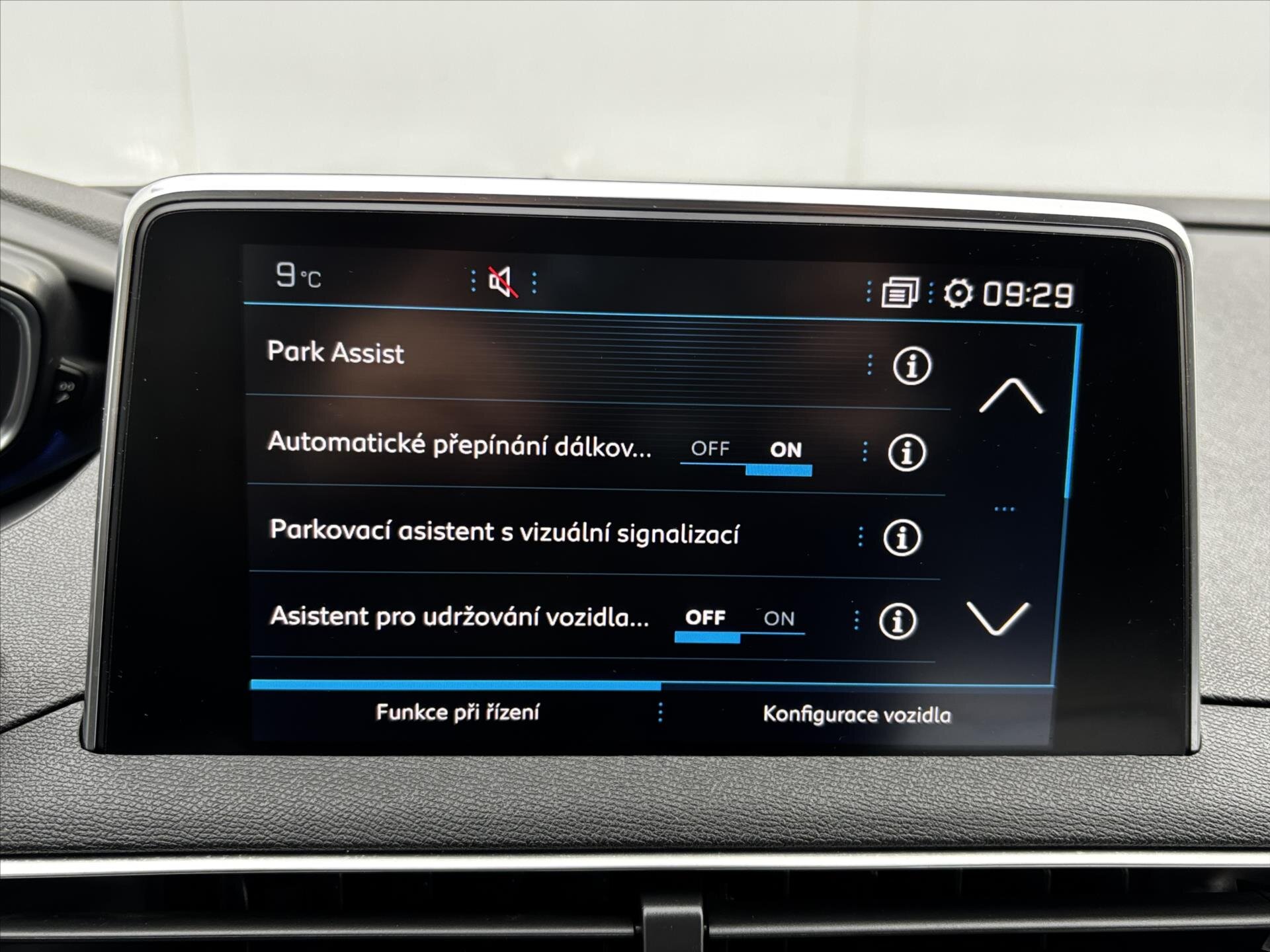 Peugeot 5008 SUV 2,0 l 130 kw