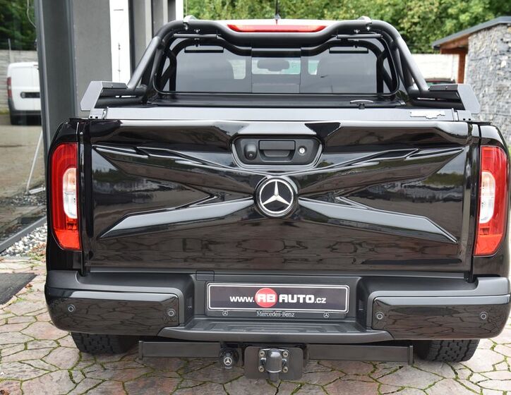 Mercedes-Benz Třídy X 9