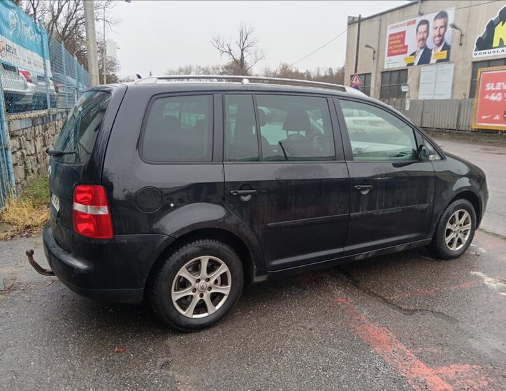 Volkswagen Touran 13