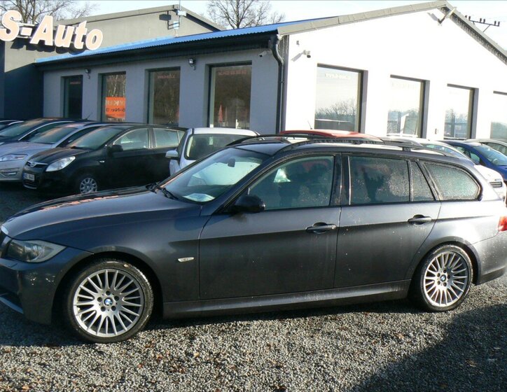 BMW Řada 3 Kombi 2,5 l 160 kw