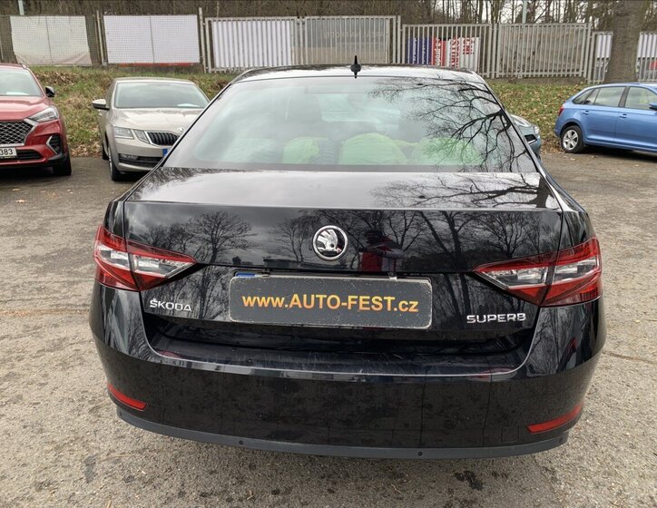 Škoda Superb Sedan / Limuzína 1,5 l 110 kw