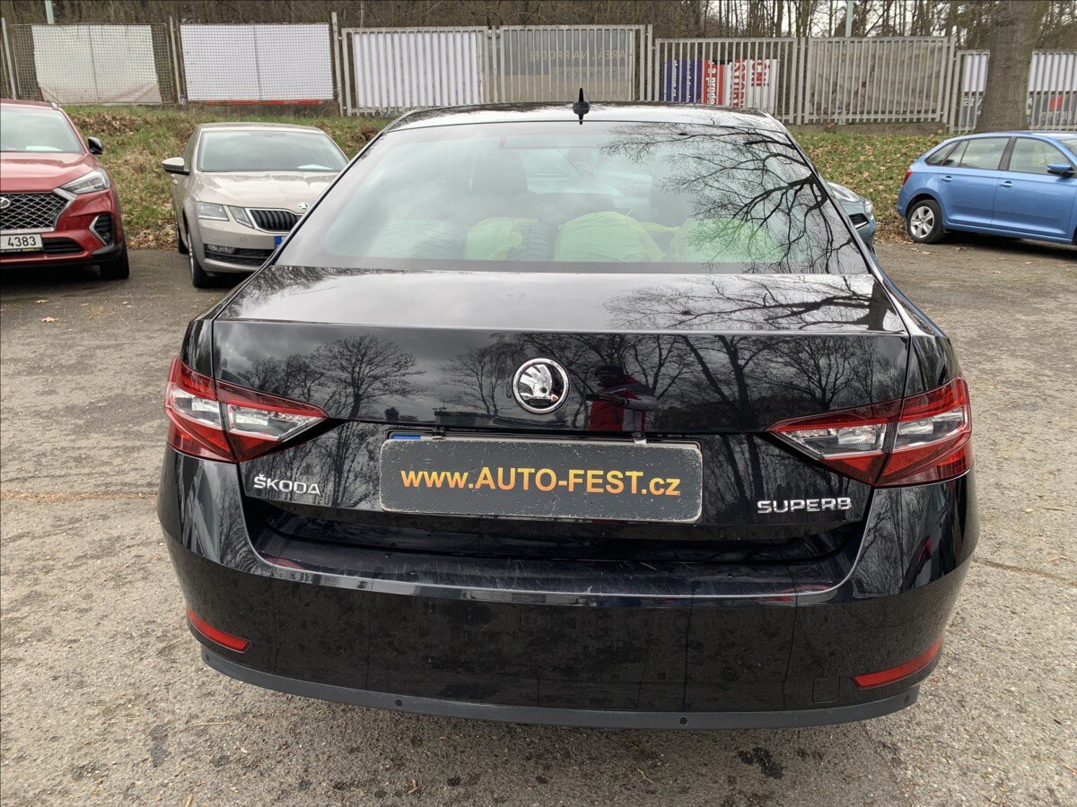 Škoda Superb Sedan / Limuzína 1,5 l 110 kw