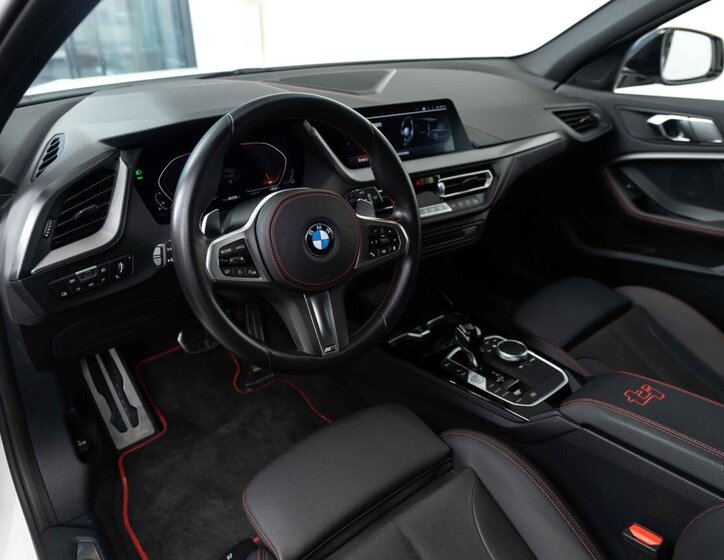 BMW Řada 1 Hatchback 2,0 l 195 kw