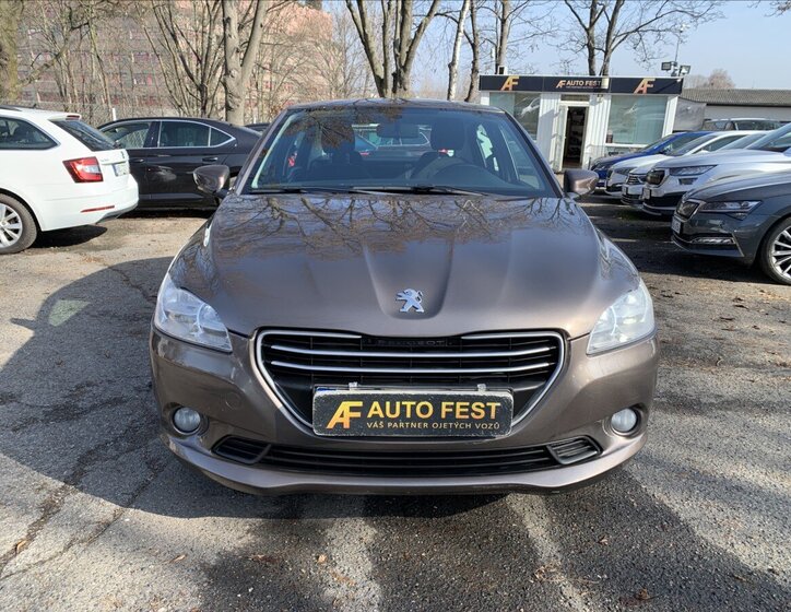 Peugeot 301 Sedan 1,6 l 85 kw