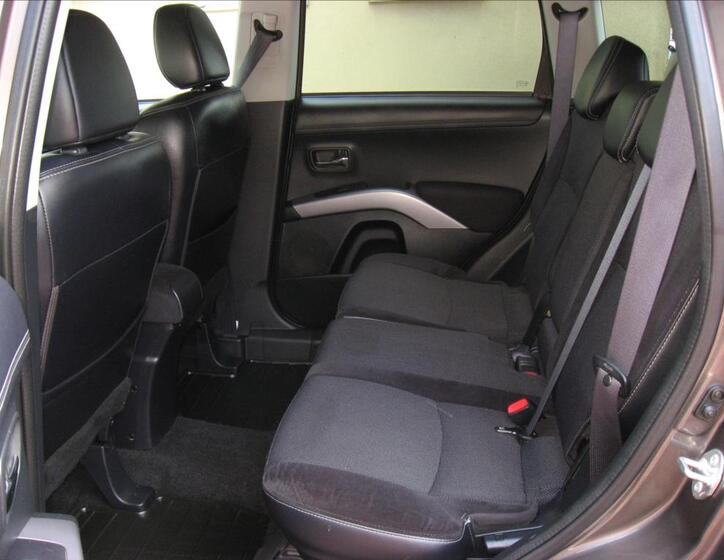 Mitsubishi Outlander 14