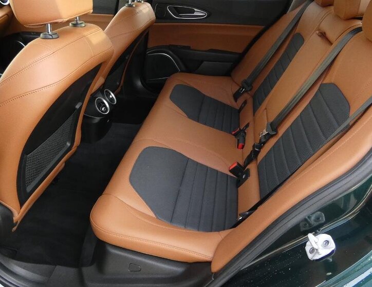 Alfa Romeo Giulia 19