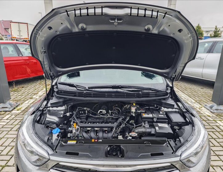 KIA Stonic SUV 1,2 l 62 kw