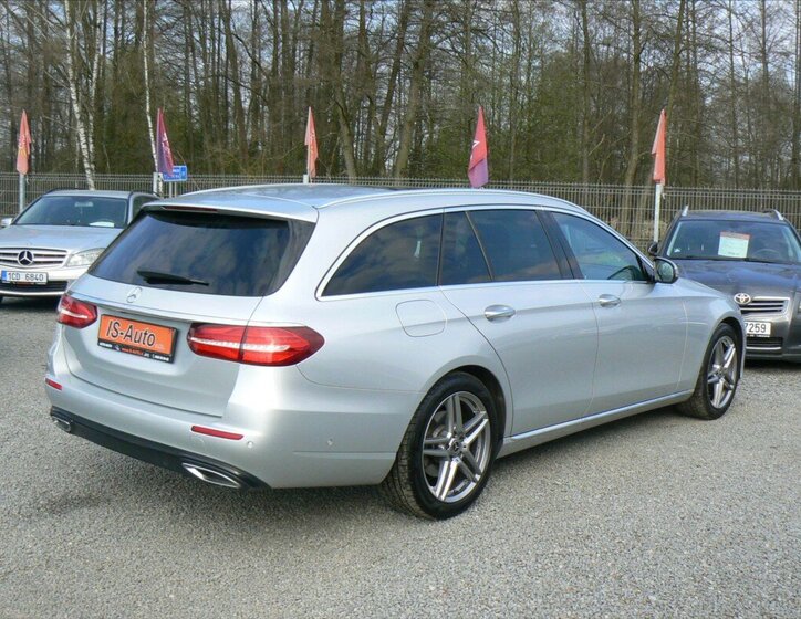 Mercedes-Benz Třídy E Kombi 2,0 l 143 kw