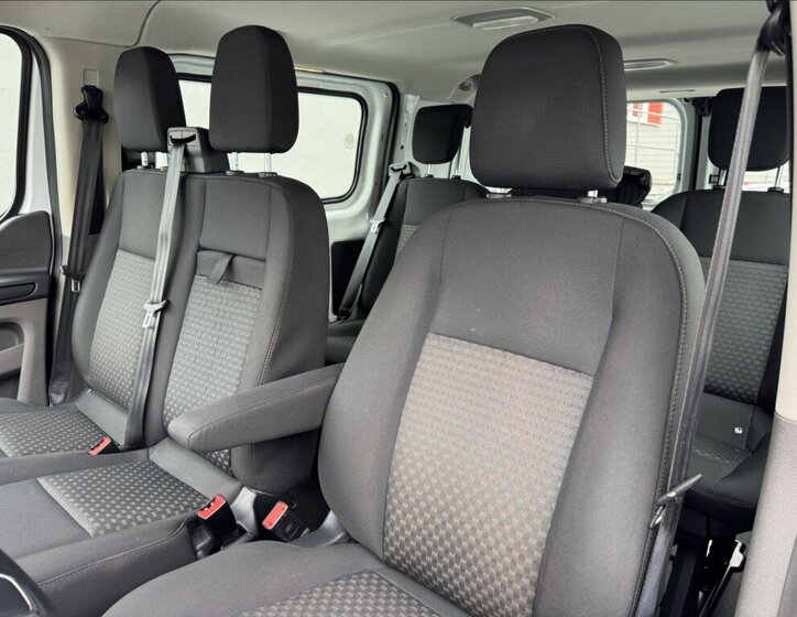 Ford Transit Custom Kombi 2,0 l 96 kw