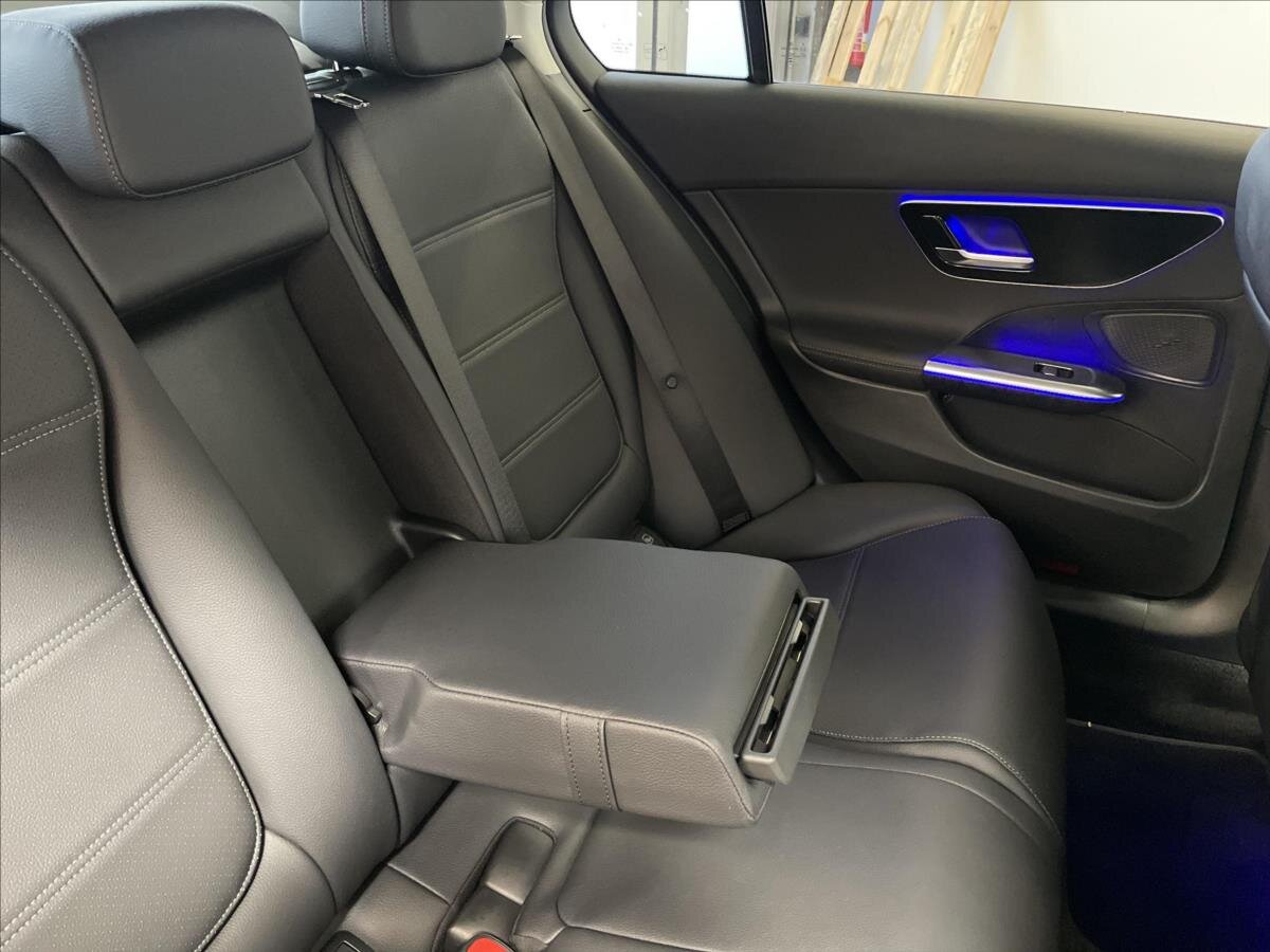 Mercedes-Benz Třídy C Sedan 1,5 l 150 kw