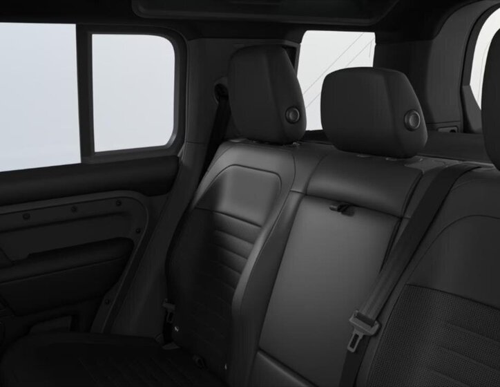 Land Rover Defender SUV 4,4 l 467 kw