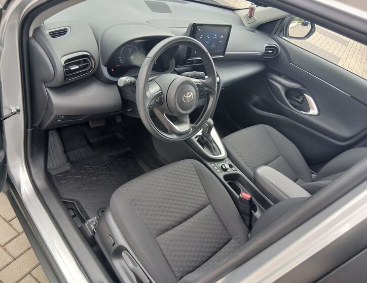 Toyota Yaris Cross 11