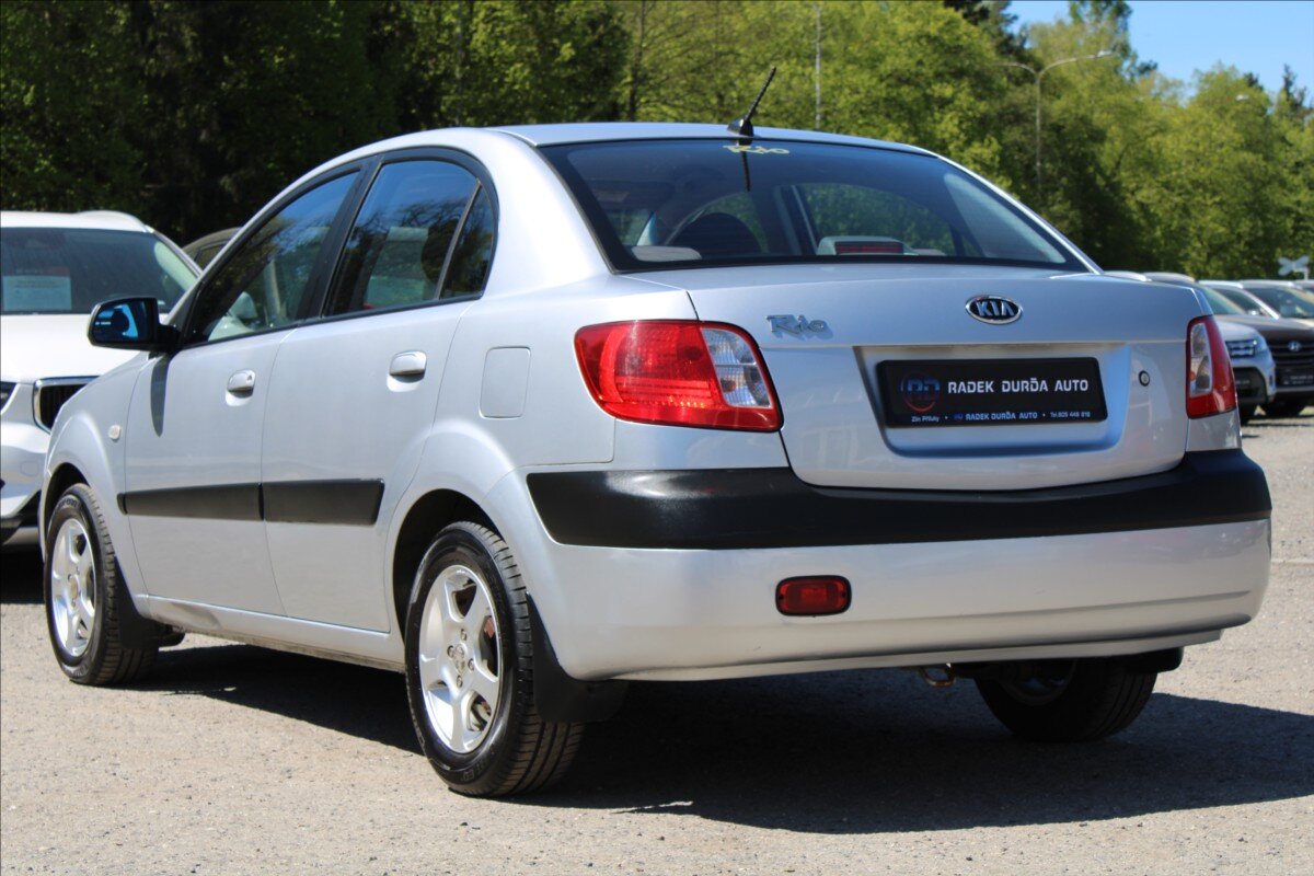 KIA Rio Sedan / Limuzína 1,4 l 71 kw