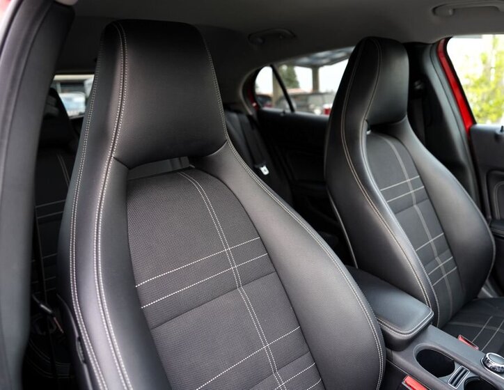 Mercedes-Benz GLA 27