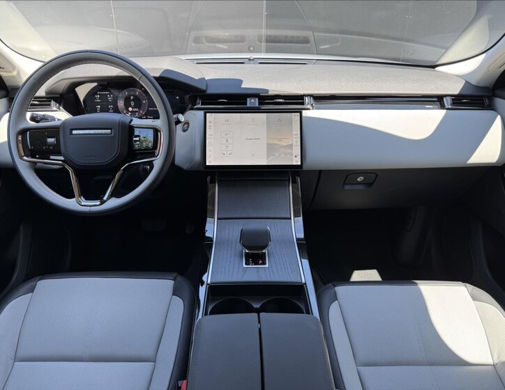 Land Rover Range Rover Velar 13