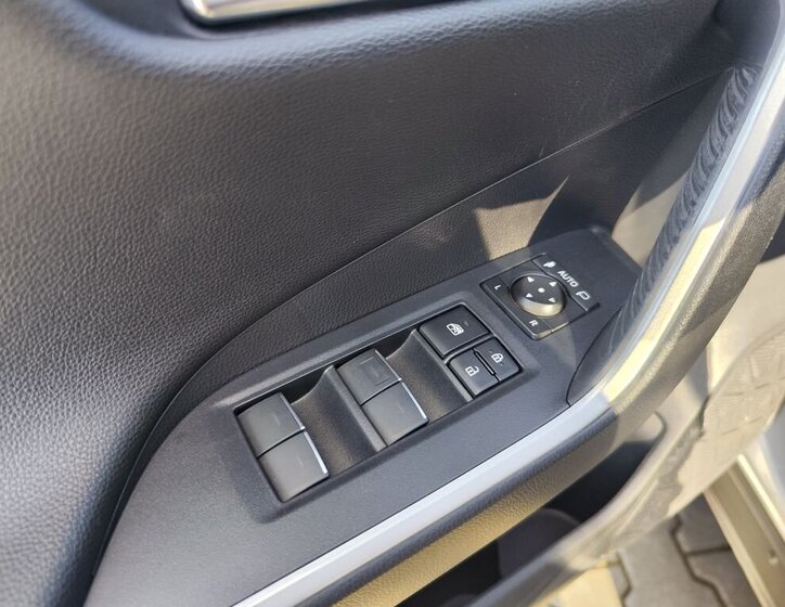 Toyota RAV4 SUV 2,5 l 163 kw