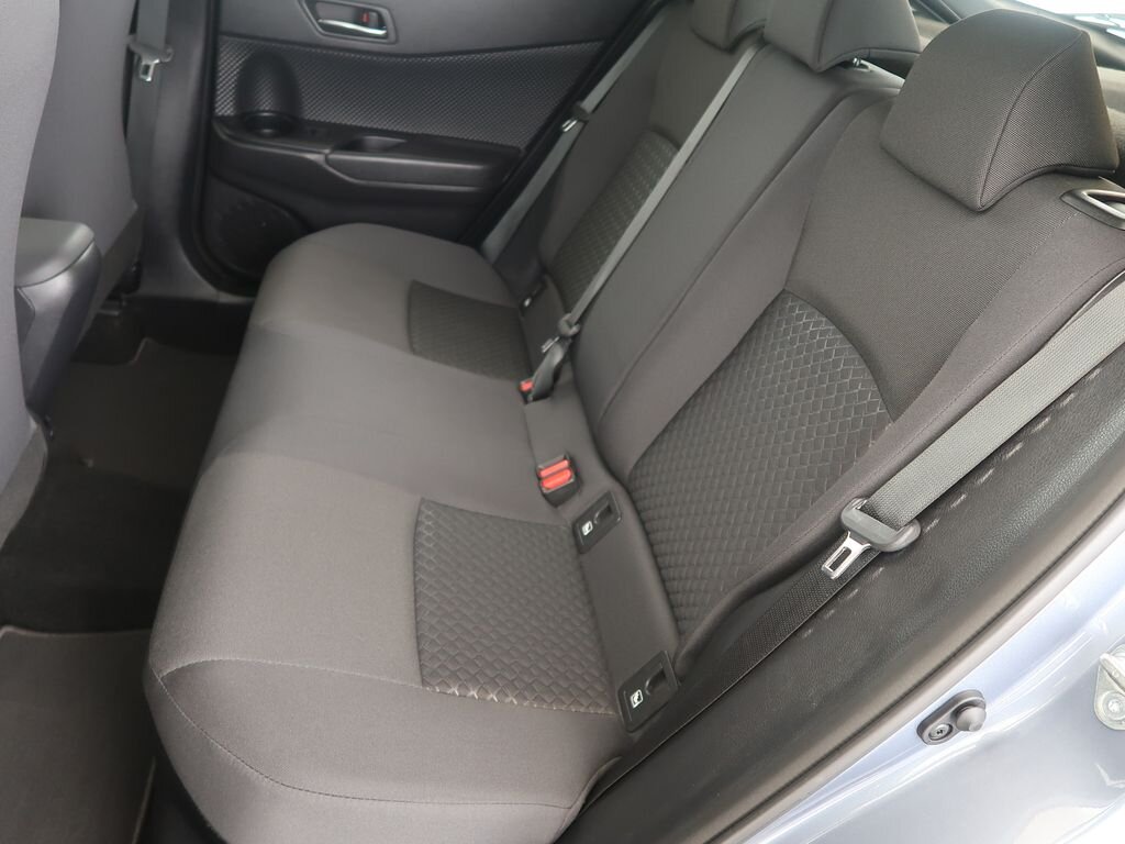 Toyota C-HR SUV 1,8 l 72 kw