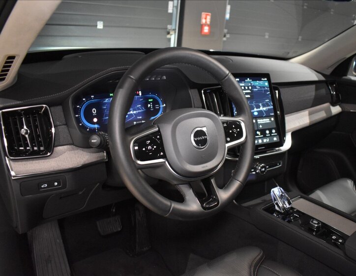 Volvo XC90 SUV 2,0 l 228 kw