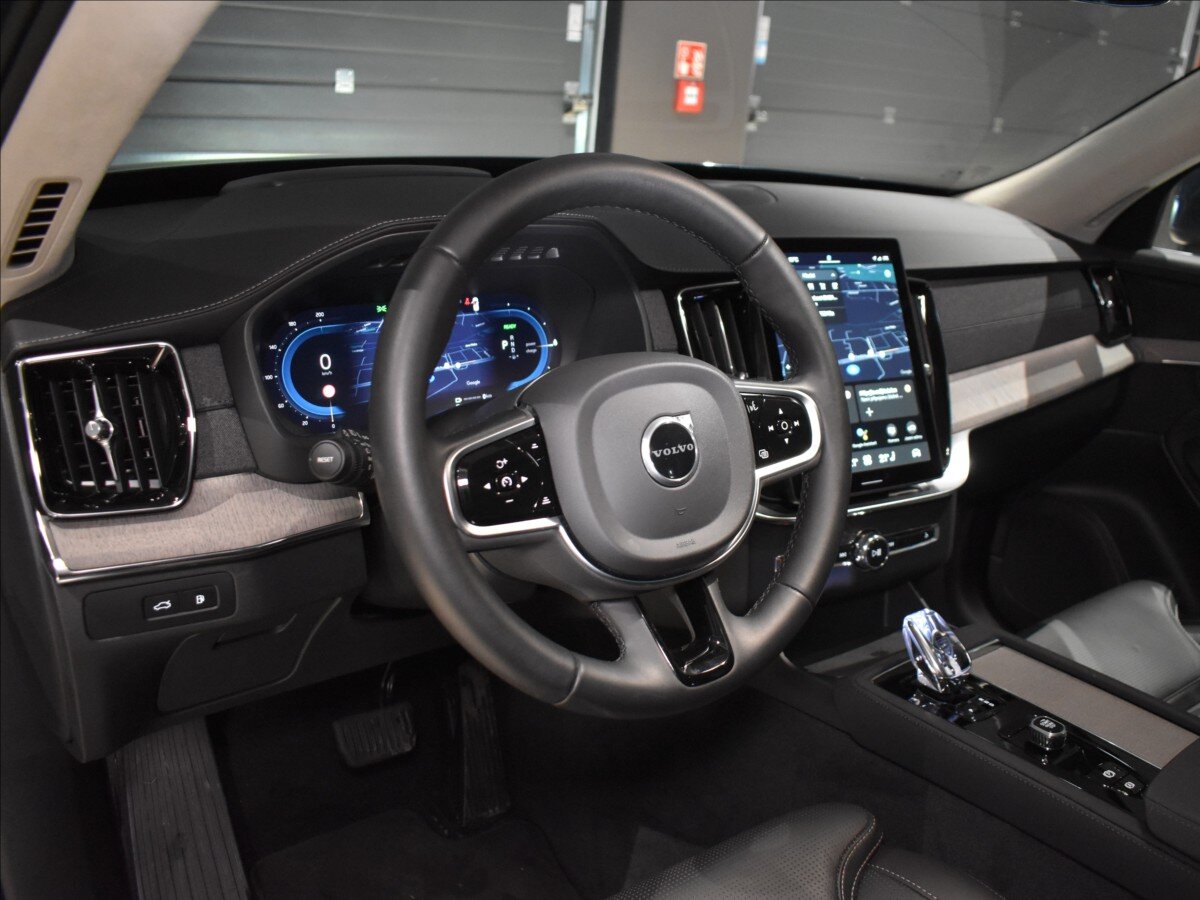 Volvo XC90 SUV 2,0 l 228 kw