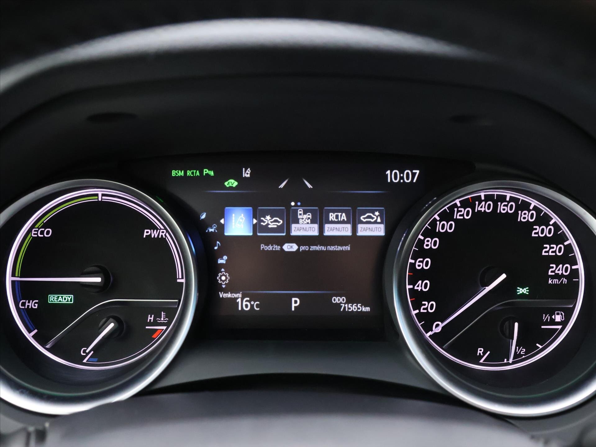 Toyota Camry Sedan 2,5 l 131 kw