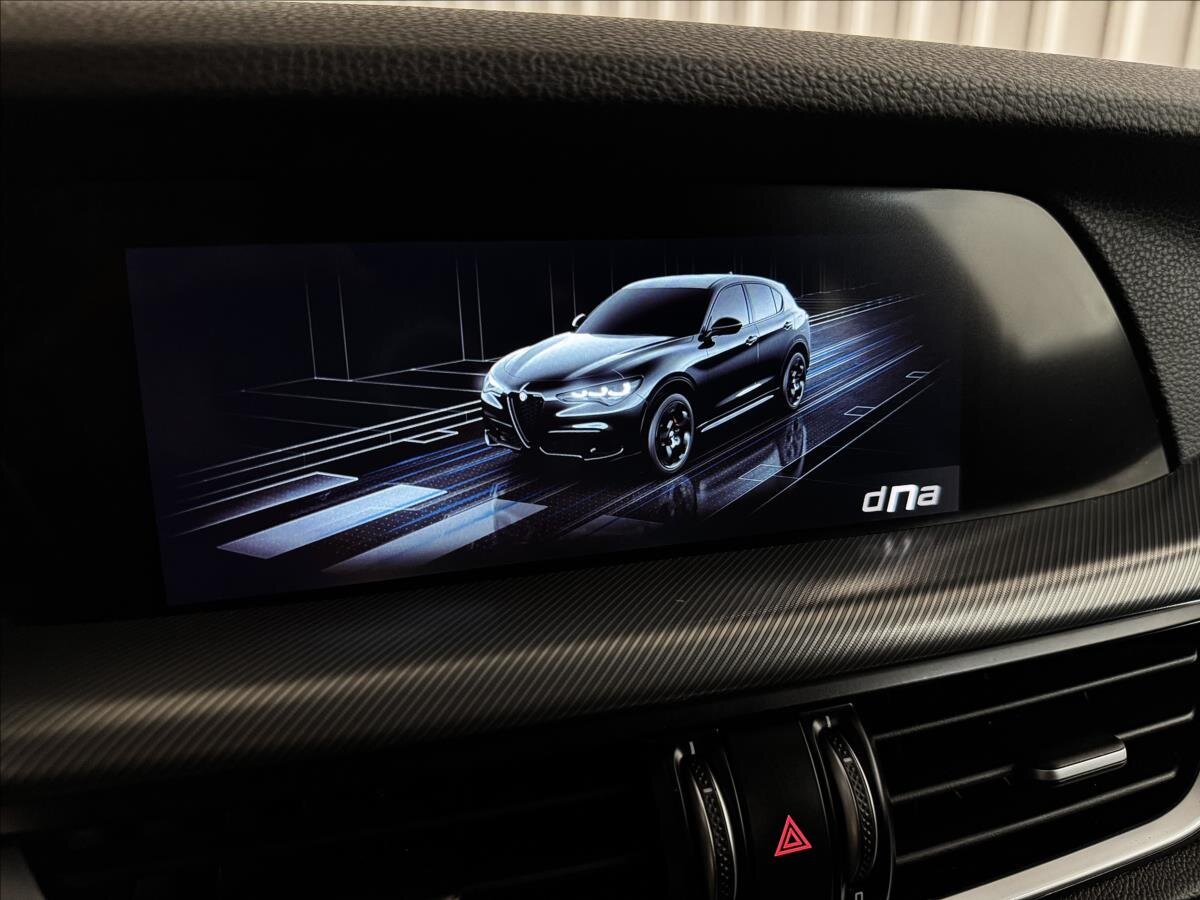 Alfa Romeo Stelvio SUV / Terénní 2,1 l 154 kw