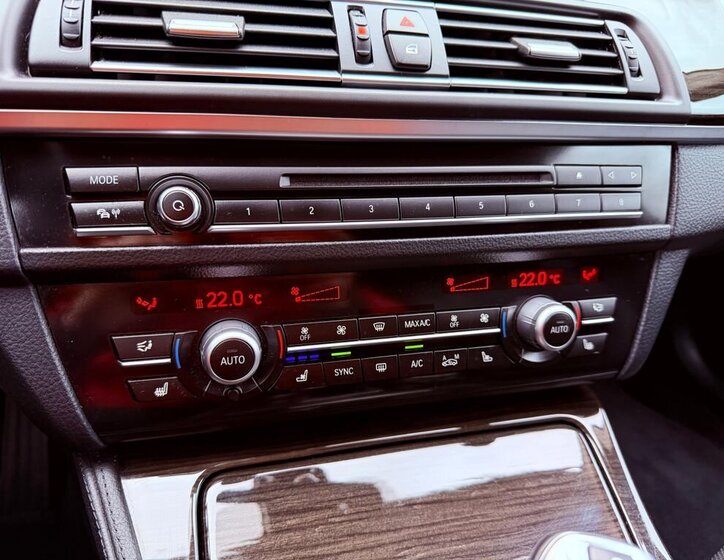 BMW Řada 5 Kombi 3,0 l 190 kw