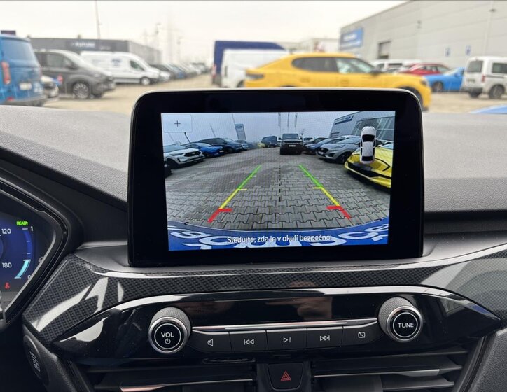 Ford Kuga SUV / Terénní 2,5 l 140 kw