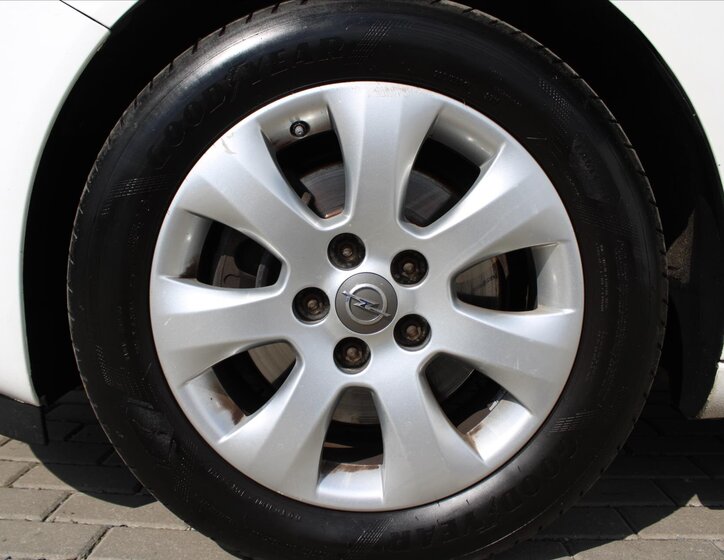 Opel Insignia Liftback 2,0 l 125 kw