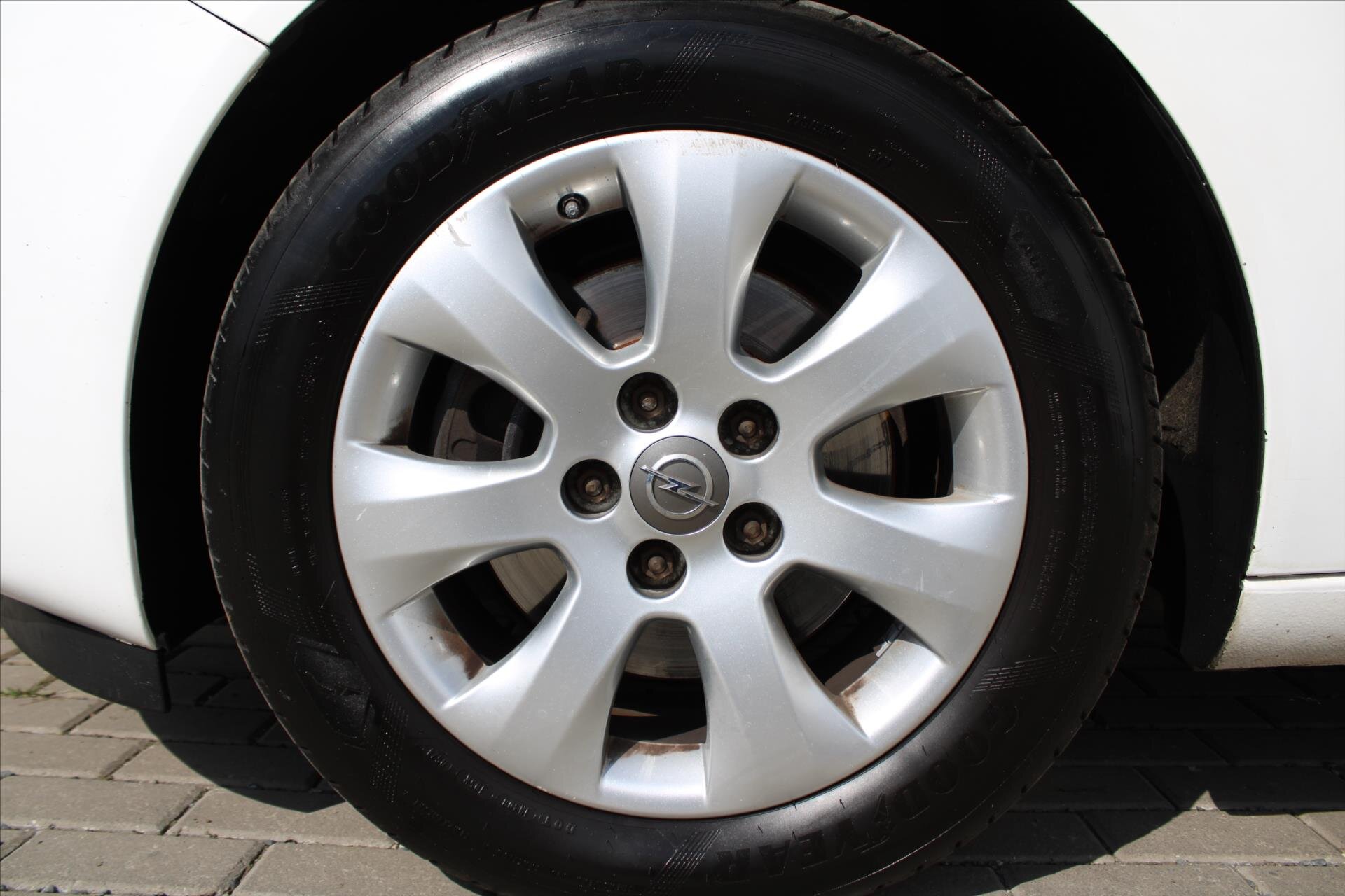 Opel Insignia Liftback 2,0 l 125 kw