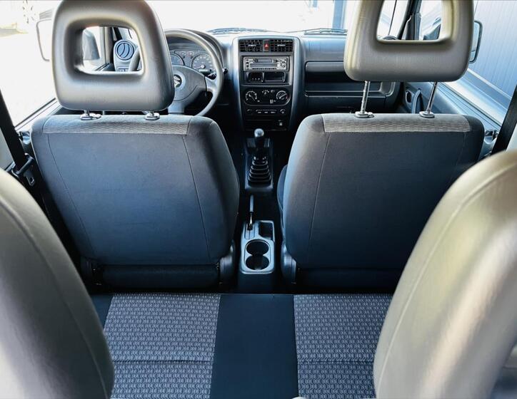 Suzuki Jimny 23