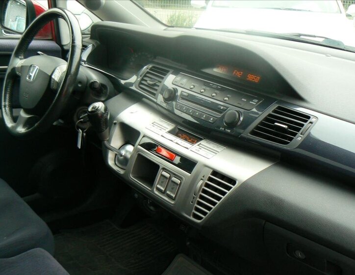 Honda FR-V Kombi 2,2 l 103 kw
