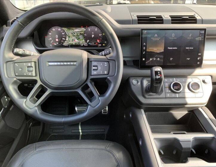 Land Rover Defender 30