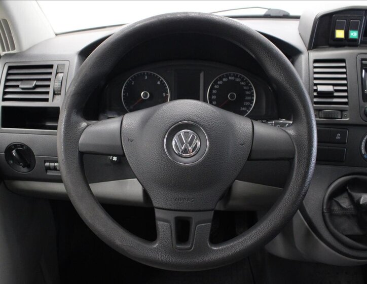 Volkswagen Transporter Kombi 2,0 l 103 kw