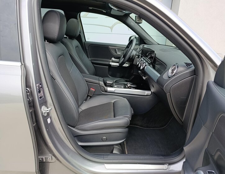 Mercedes-Benz GLB SUV / Terénní 1,3 l 120 kw