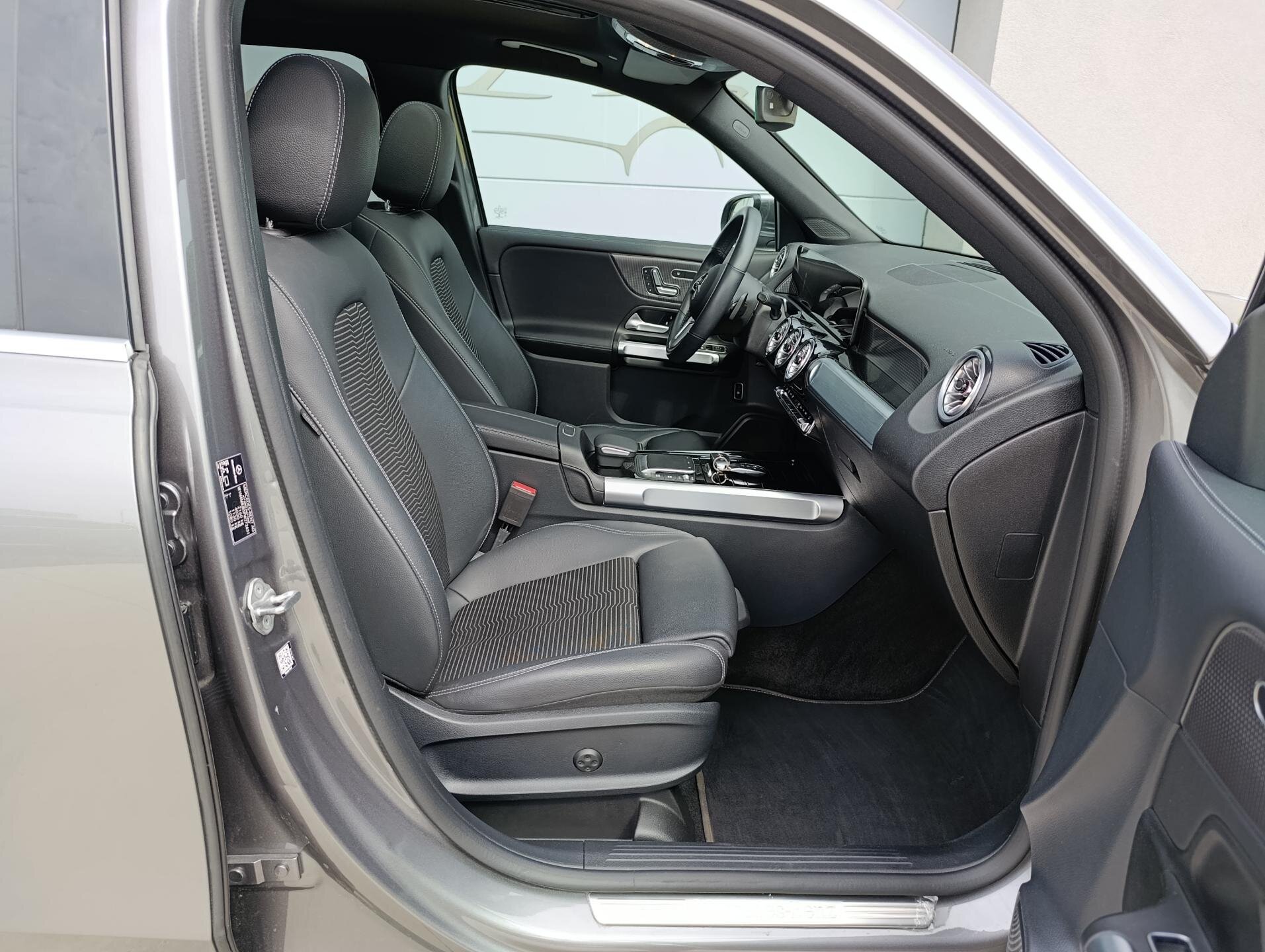 Mercedes-Benz GLB SUV / Terénní 1,3 l 120 kw