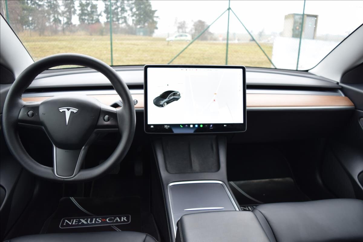 Tesla Model 3 Sedan 0,0 366 kw