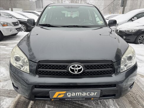 Toyota RAV4 SUV 2,2 l 100 kw