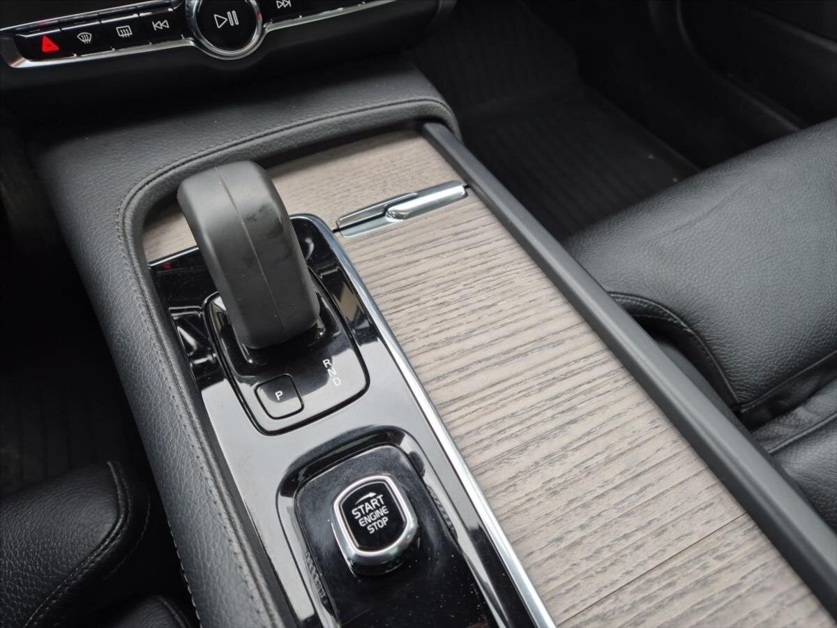 Volvo V90 Kombi 2,0 l 145 kw