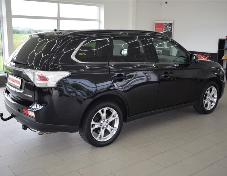 Mitsubishi Outlander SUV 2,3 l 110 kw