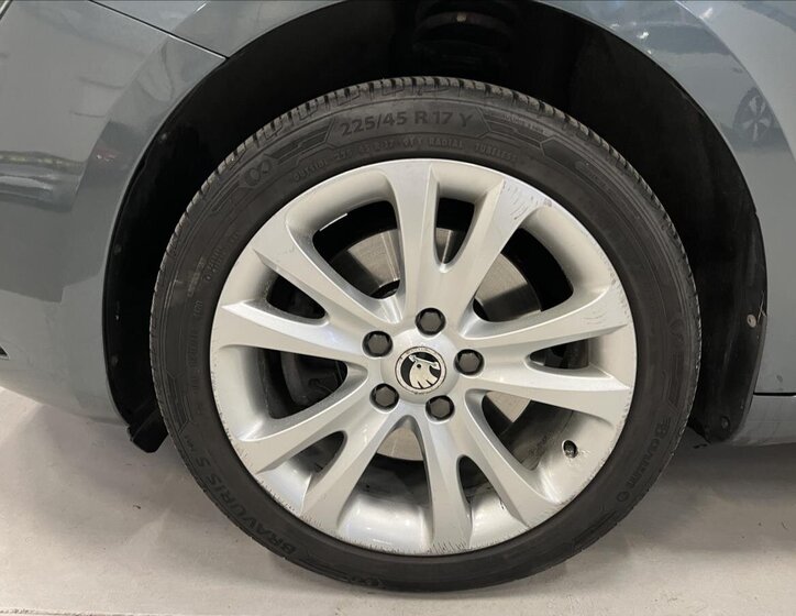 Škoda Superb Liftback 2,0 l 103 kw