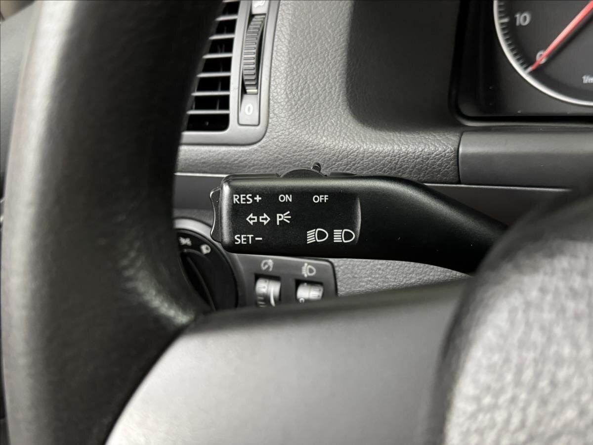 Volkswagen Touran MPV 1,6 l 75 kw