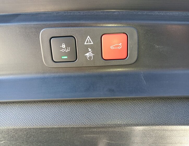 Peugeot 5008 SUV / Terénní 1,5 l 96 kw