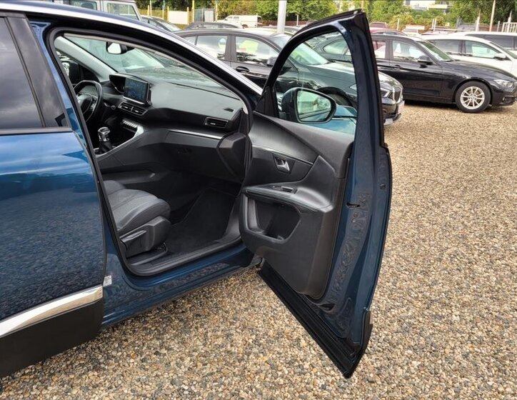 Peugeot 3008 SUV / Terénní 1,5 l 96 kw