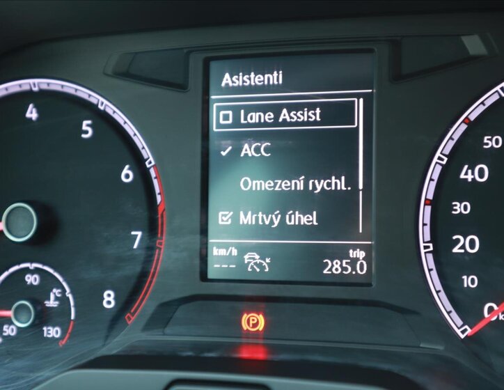 Volkswagen T-Roc CUV 1,5 l 110 kw